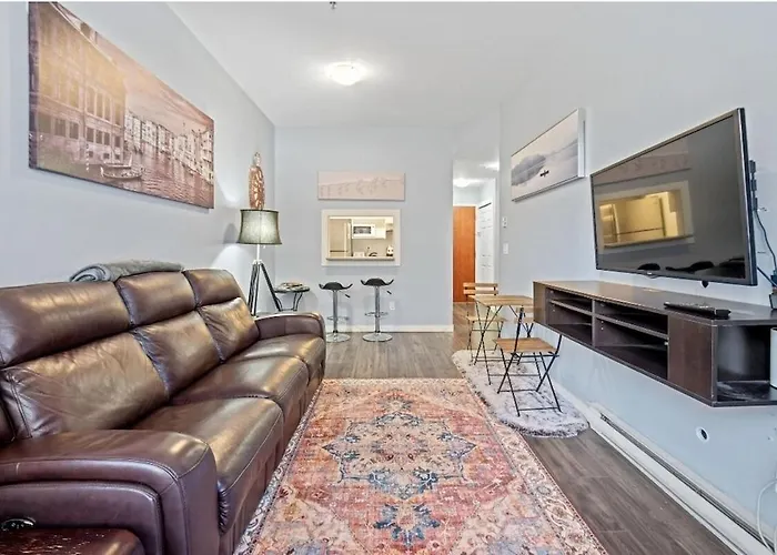 Cozy 1 Bedroom Downtown Central