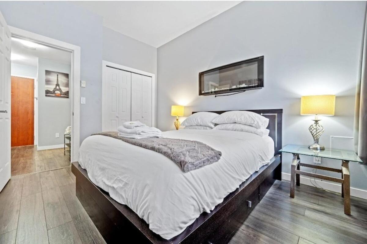 Cozy 1 Bedroom Downtown